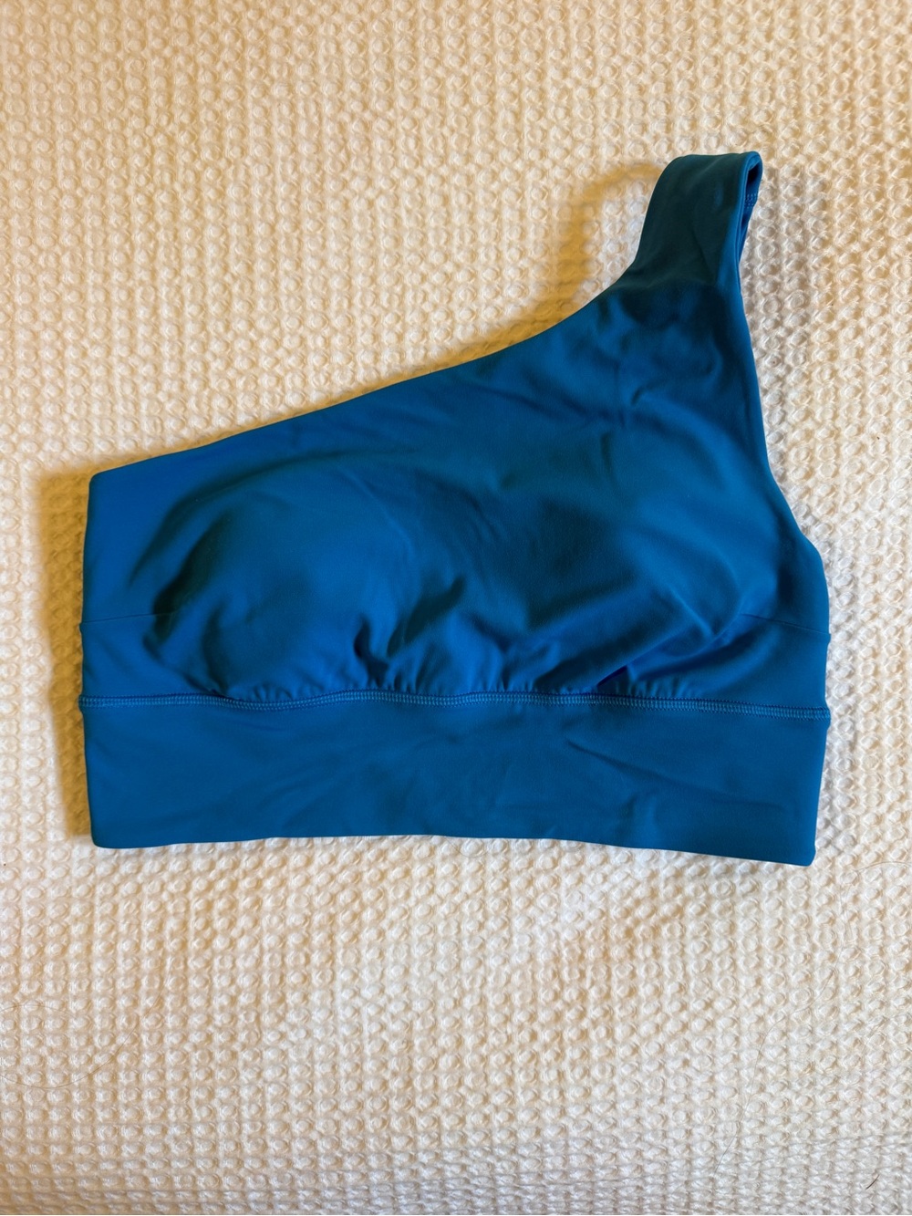 Lululemon POOLSIDE asymmetric bra C/D cup